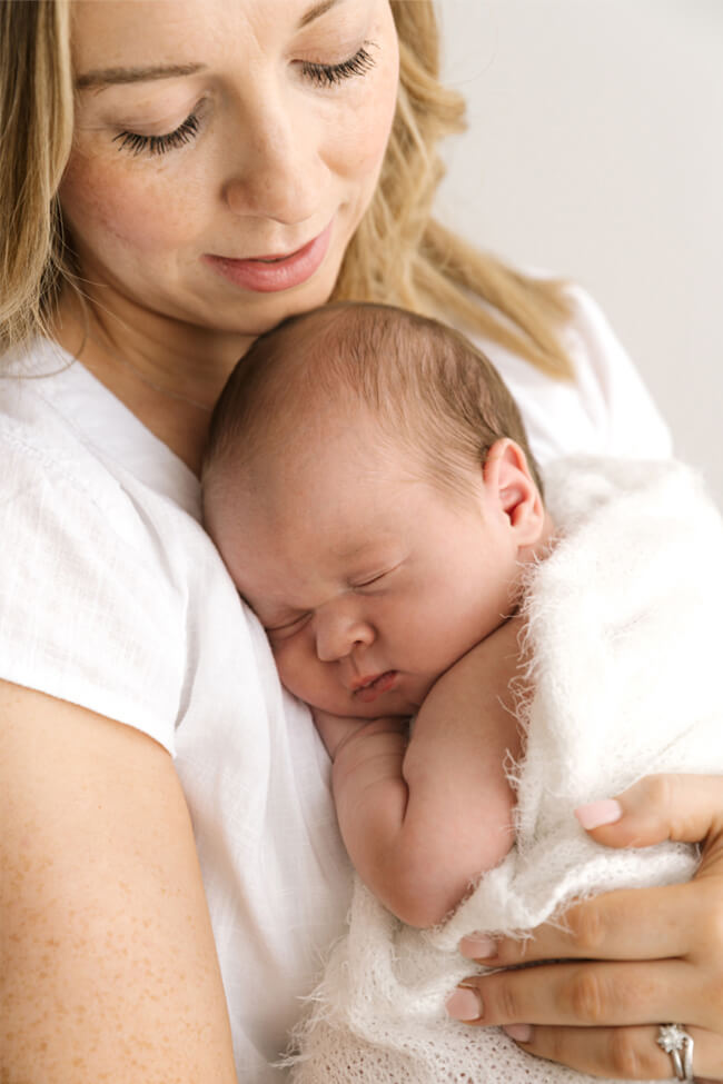 natural light professional studio photo of a pregnant woman baby by Pamela Erwin Photography in glasgow