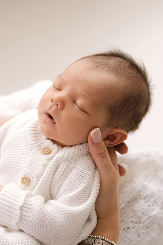 natural light professional studio photo of a newborn baby and family by Pamela Erwin Photography in glasgow
